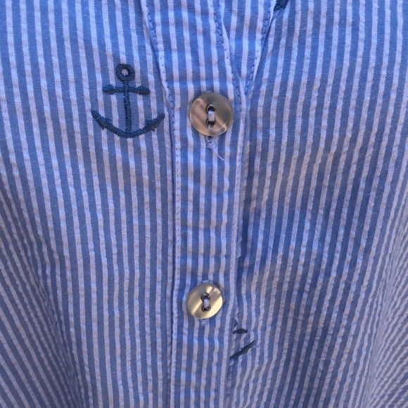 Karen Scott 2X button down tank. - Picture 3 of 6